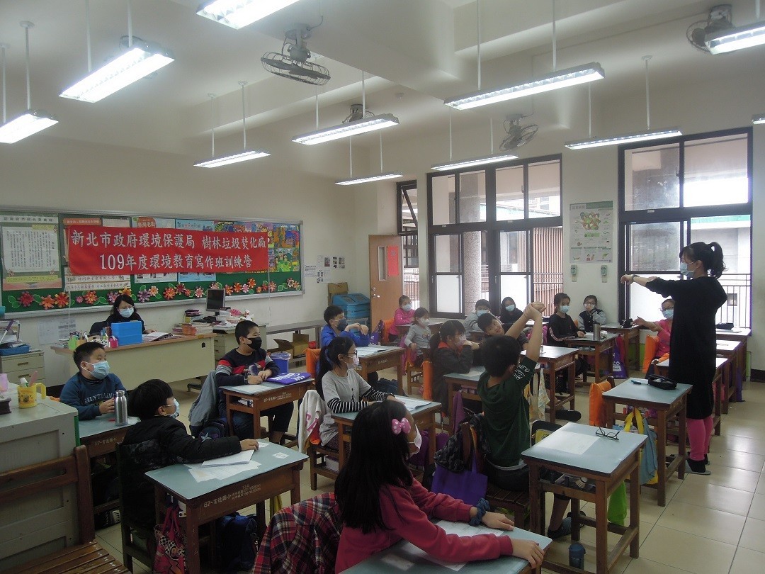 魏琬玲老師上課情形  